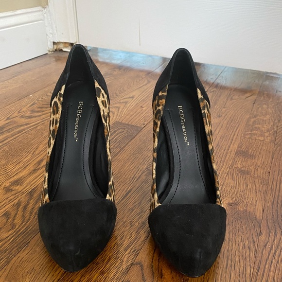 BCBG Cheetah heels! - Picture 2 of 4